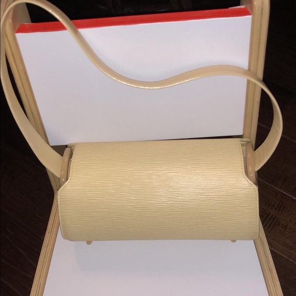Louis Vuitton Handbags - Louis Vuitton Epi Leather vanilla